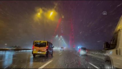 Kar yağışı bazı bölgelerde etkili oldu