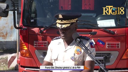 Anbasadè peyi Japon an Ayiti a Kubo Yuji remèt PNH la plizyè ekipman tankou anbilans kamyon ponpye