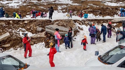 Tourists flout norms as Covid third wave looms large