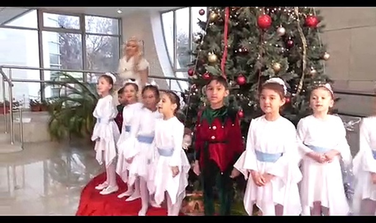 "Бяла Коледа", изпълнява група "Слънце"