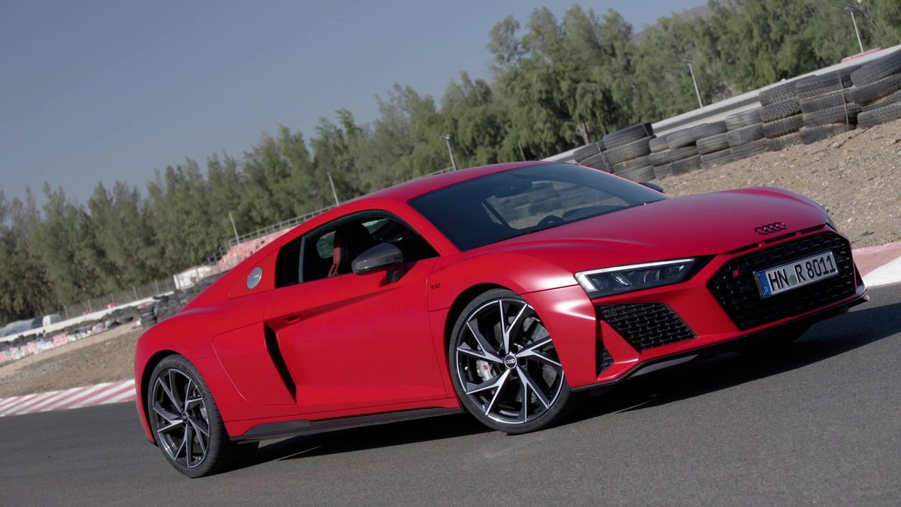 Audi R8 Coupé V10 performance Design in Tango red