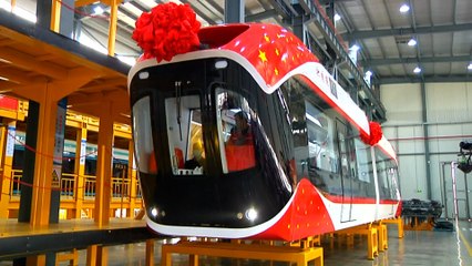Maglev train for air rail rolls off assembly line in China