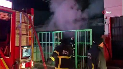 600 yıllık türbenin bitişiğindeki evde yangın