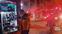 Beyoğlu'nda 7 katlı binada yangın... Mahsur kalan 3'ü çocuk 7 kişi kurtarıldı