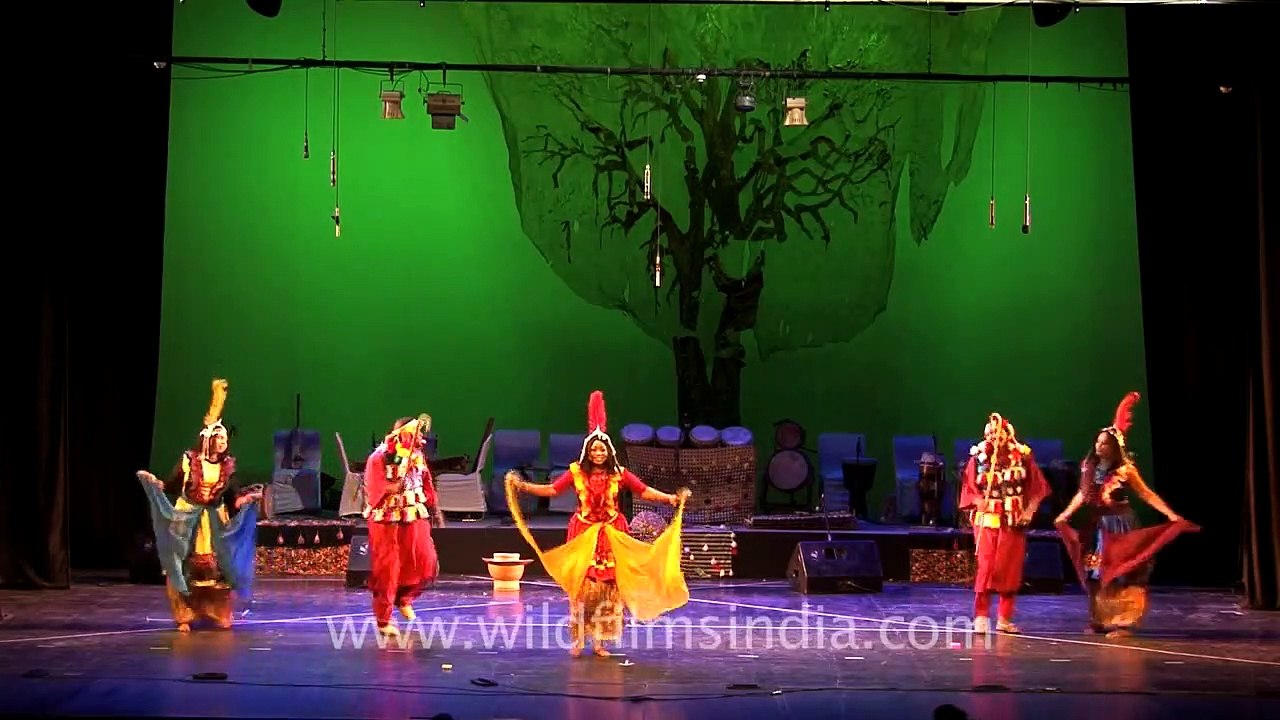 Sudanese folklore group performing live!