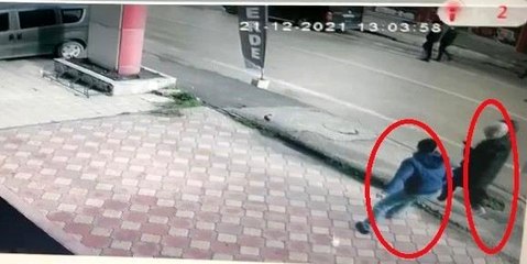 Sokakta güpegündüz dehşet anları! Saldırgan, evlilik hazırlığındaki kızın burnunu kırdı