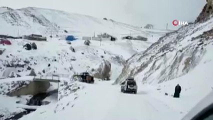 Erzurum'da kardan kapanan 372 mahalleye ulaşım sağlanamıyor