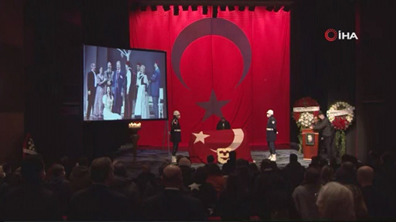 Usta sanatçı Sezai Aydın için Musahipzade Celal Sahnesi’nde tören düzenlendi