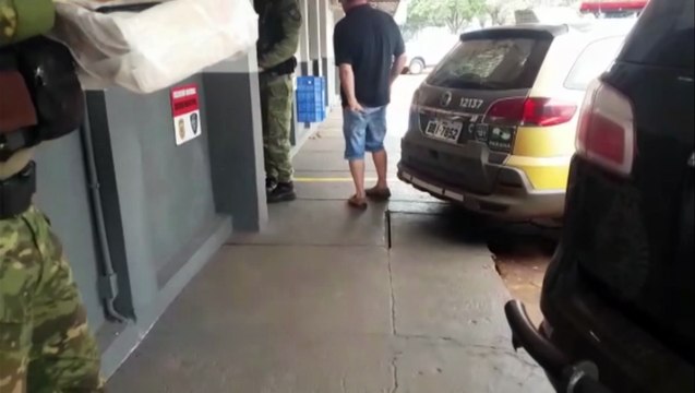 Homem é detido pelo BPFron com carga irregular de cigarros e munições de arma de fogo em Cascavel