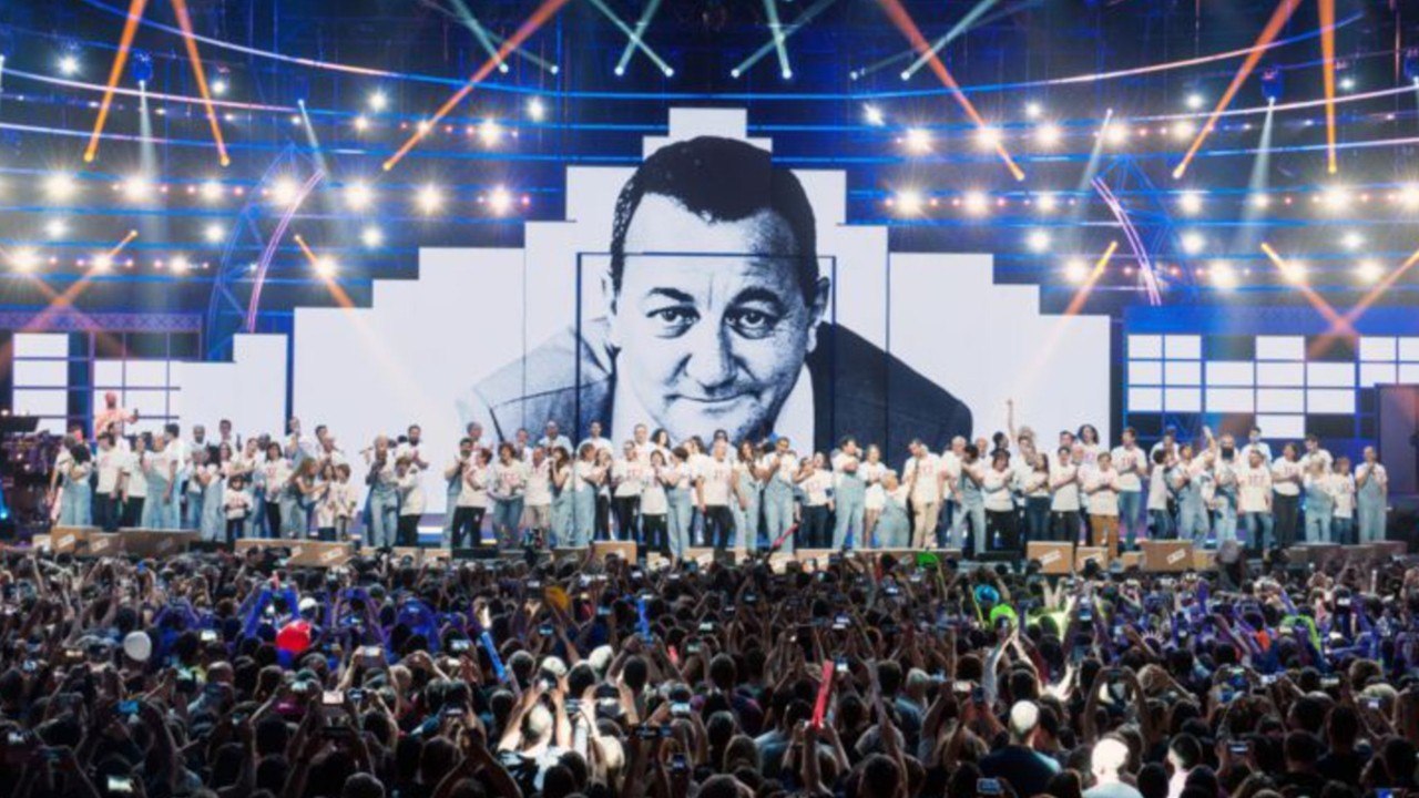 FEMME ACTUELLE - Révélations sur les coulisses des Enfoirés : “Ça se roule des pelles, ça va de chambre en chambre...” (1)