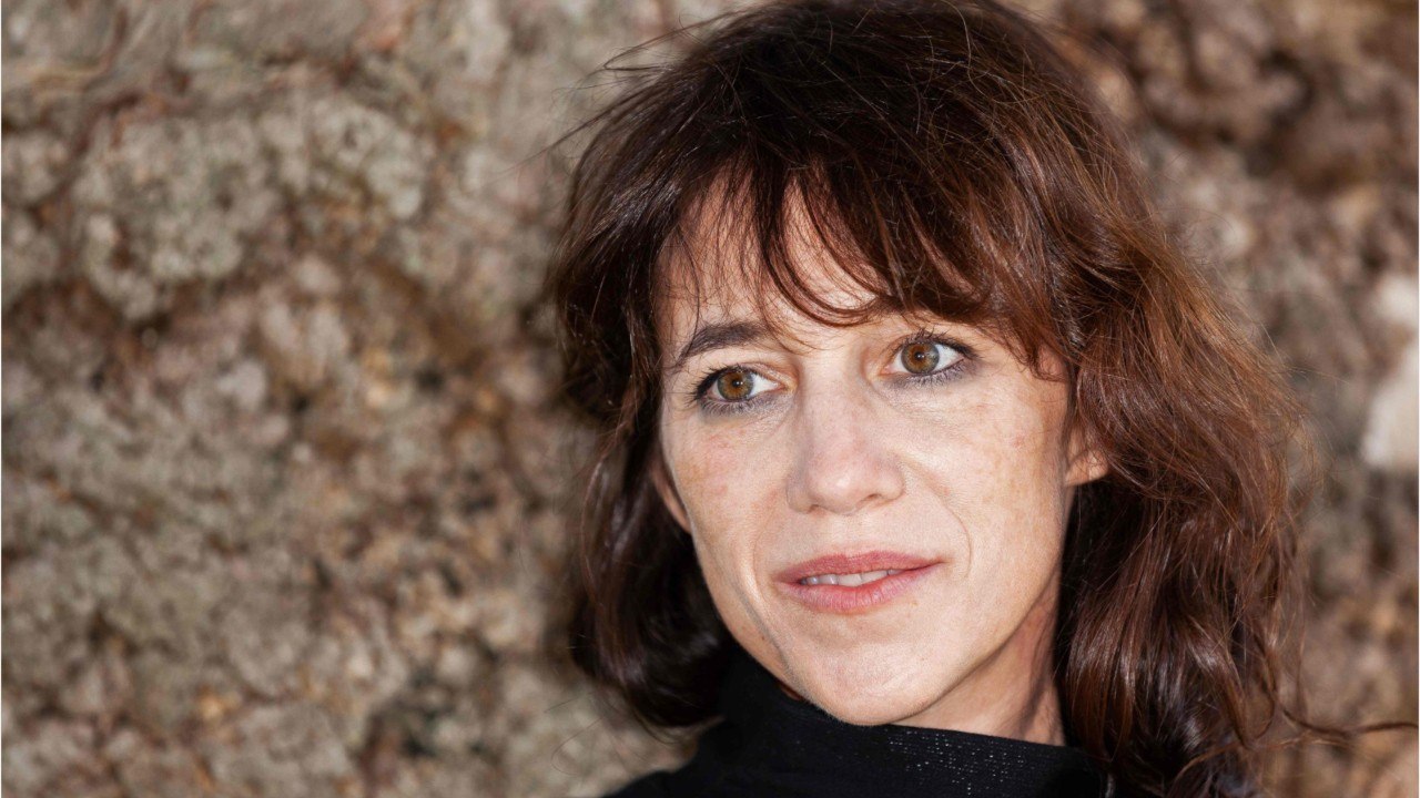 FEMME ACTUELLE - Charlotte Gainsbourg : prête à tout pour retrouver un être cher