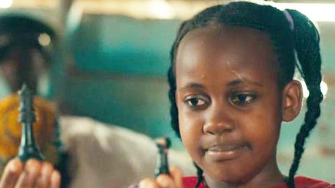 FEMME ACTUELLE - Décès de la jeune star de Disney, Nikita Pearl Waligwa, des suites d'une tumeur au cerveau à seulement 15 ans