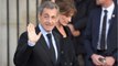 FEMME ACTUELLE - Carla Bruni-Sarkozy : l'ancienne Première dame présente ses voeux en maillot de bain