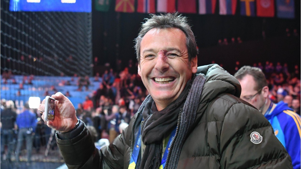 FEMME ACTUELLE - Jean-Luc Reichmann méconnaissable : les images de son premier passage télé en 1994 dévoilées, les internautes sous le choc
