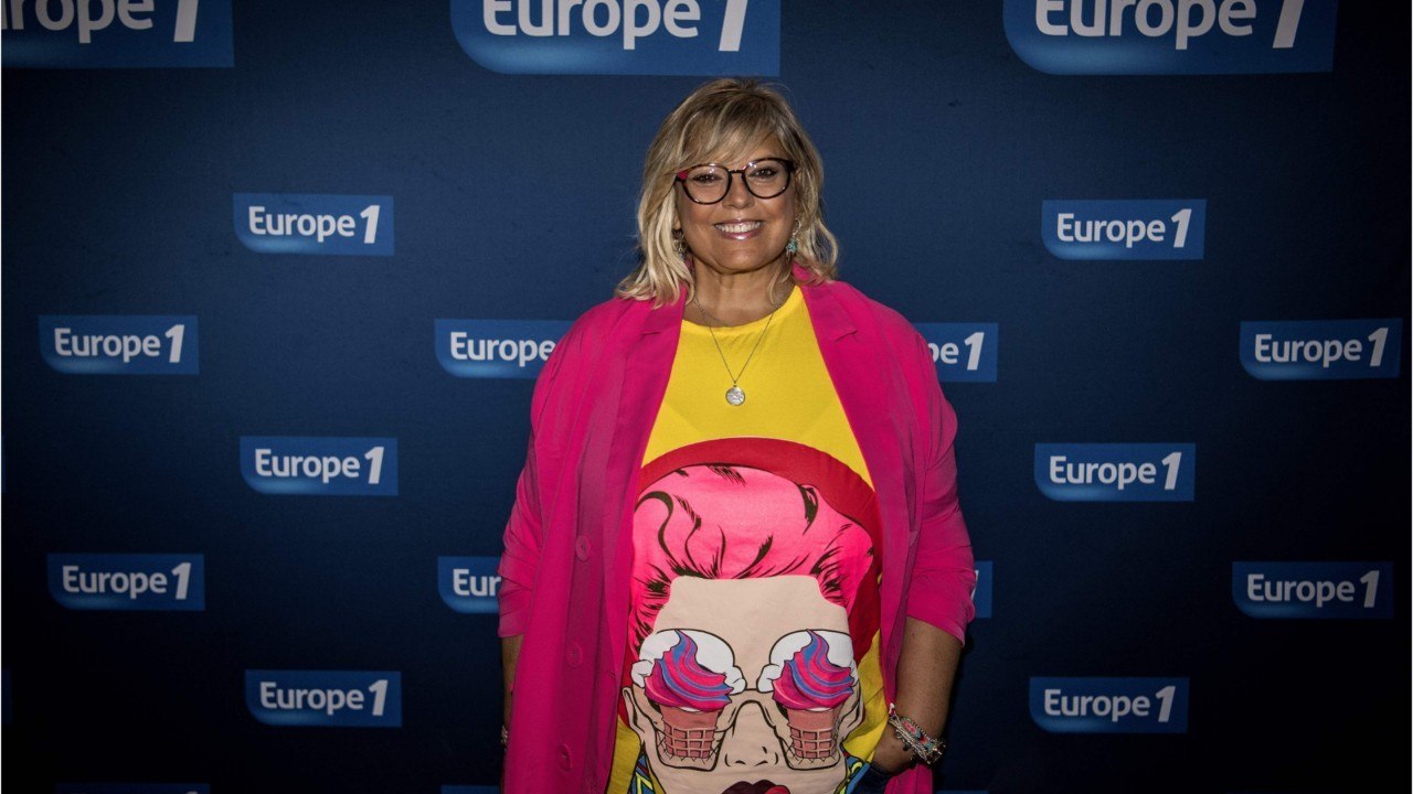 FEMME ACTUELLE - Laurence Boccolini : l'animatrice fait appel à la générosité de ses fans sur Twitter pour aider un sans-abri