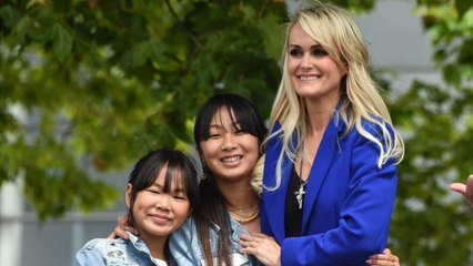 FEMME ACTUELLE - Jade Hallyday : son message bouleversant pour le 2e anniversaire de la mort de Johnny