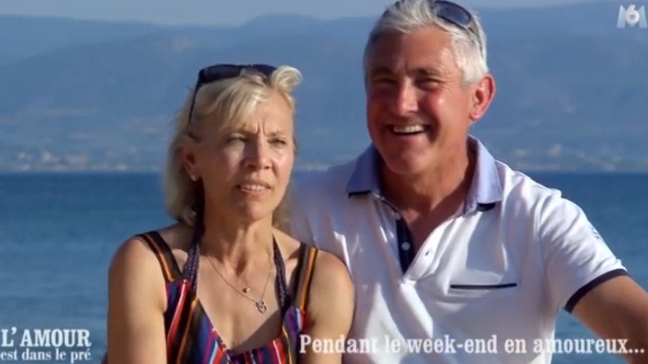 FEMME ACTUELLE - "L'amour est dans le pré 2019" :  “Ça y est il a ressorti sa langue”, Karine Le Marchand dégoûtée par le baiser goulu de Jean-Michel et Christine