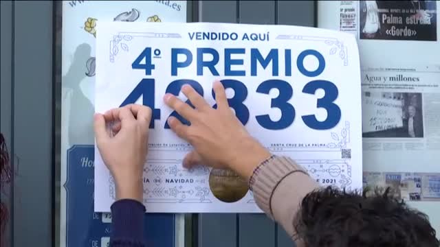 Un cuarto premio alegra la Navidad de algunos vecinos de La Palma