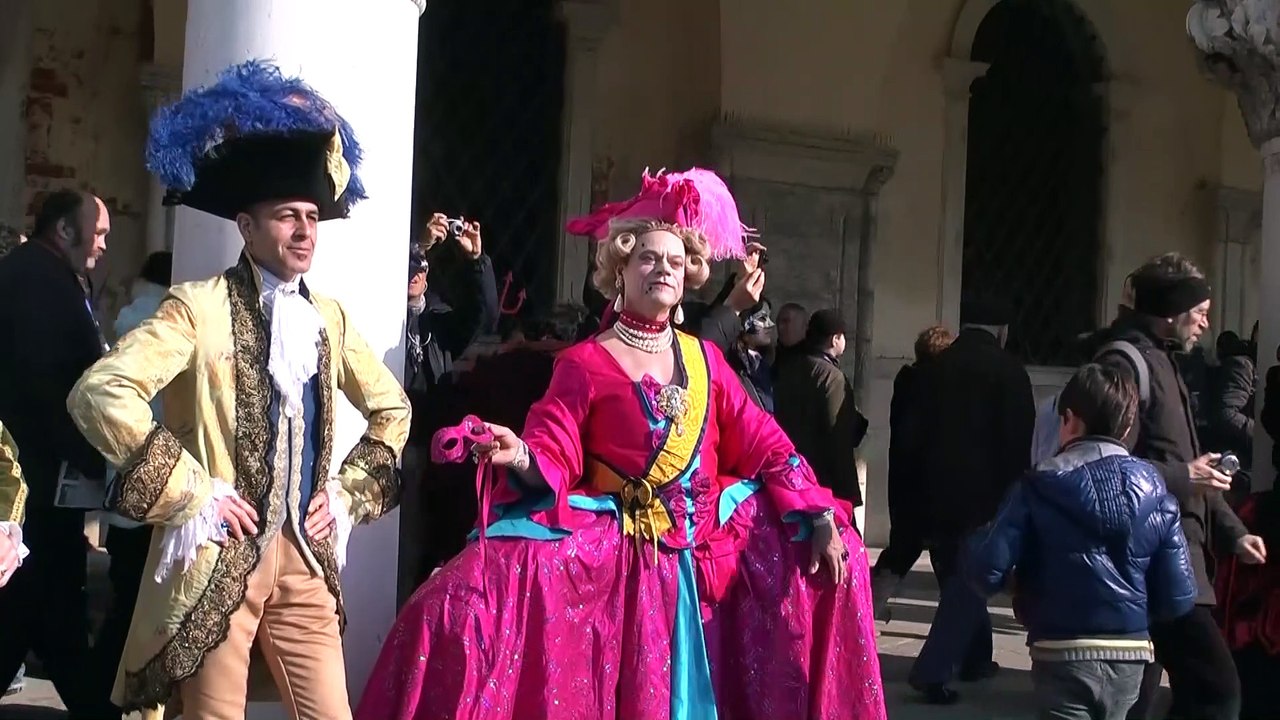 Le Carnaval de Venise. Un coup d'oeil différent, un peu critique