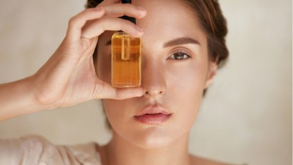3 huiles essentielles efficaces contre l'acné