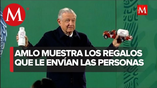 Respeto a Santa, pero le tengo cariño a los Reyes Magos ; AMLO presume regalos