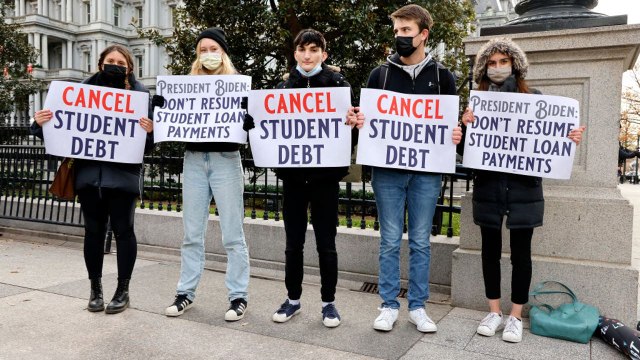Biden Freezes Student Loan Payments Until May 1