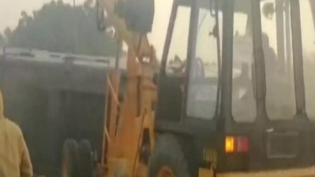 12 injured in Kanpur-Lucknow Highway bus accident