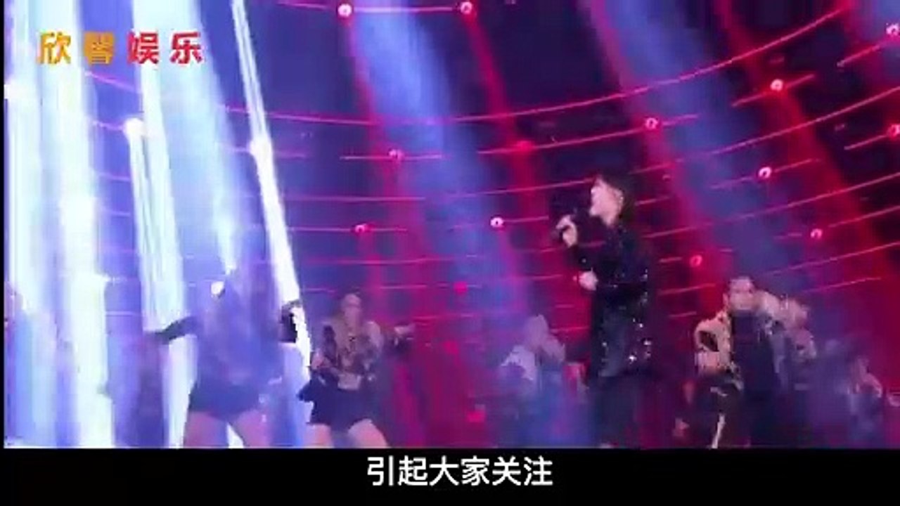 央视跨年晚会路透图曝光，张艺兴睡眼惺忪，吴磊换新发型帅气依旧