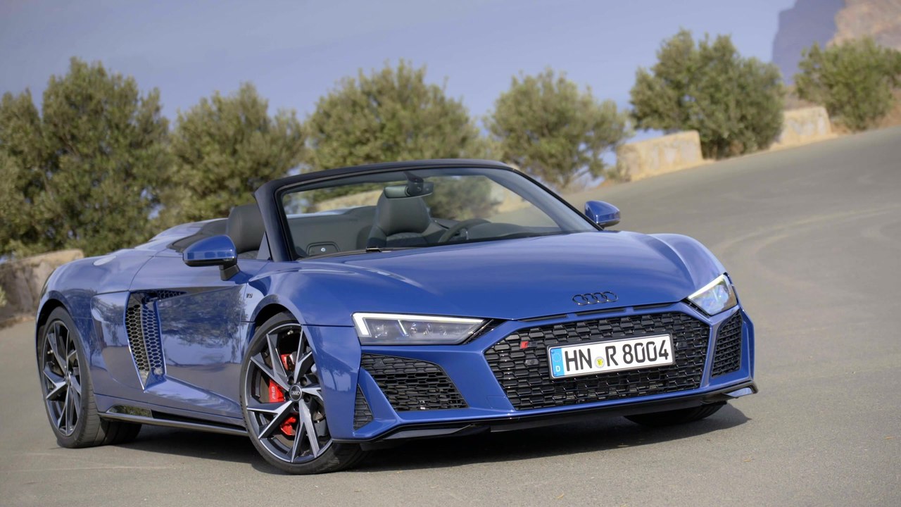 Audi R8 Spyder performance RWD Design in Ascari blue