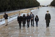 Azerbaycanlı şehit üsteğmen Memiyev'in ailesi Anıtkabir'de