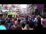 سيارات الإسعاف تنقل مصابي انفجار الكنيسة المرقسية في الإسكندرية