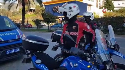 Otobüs şoförünü demir çubukla hastanelik etti