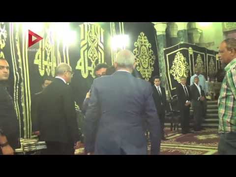 الزعيم وأحمد حلمي ومنى زكي في عزاء والدة المخرج شريف عرفة