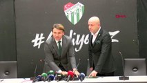 SPOR Bursaspor'un yeni teknik direktörü Tamer Tuna: Biz inandığımızı tekrar yaşamaya geldik