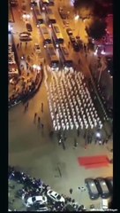 Une brigade géante anti-COVID se déploie dans la rue pour imposer le confinement en Chine