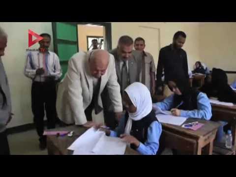 محافظ أسوان يتفقد لجان إمتحانات الشهادة الإعدادية