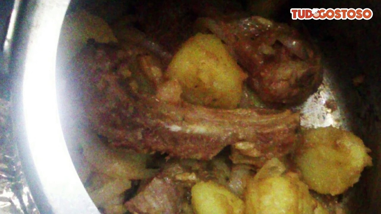 Costelinha suína com batatas