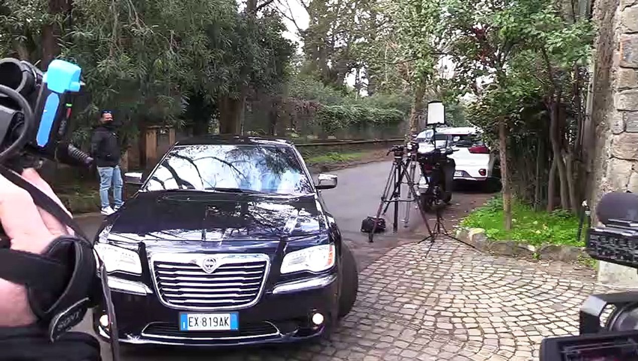 Centrodestra, Berlusconi: "Quirinale? Decideremo a gennaio. A Natale state a casa e fate i bravi"