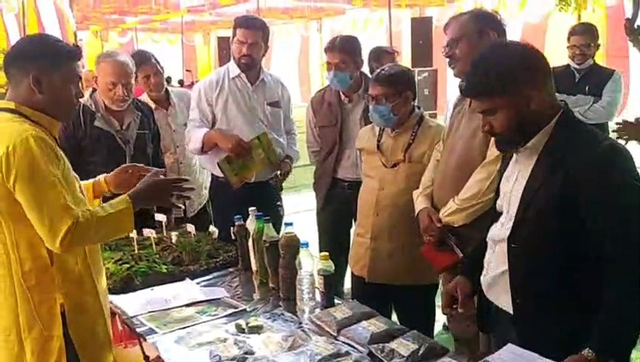आदिवासी व्यंजनों की खुशबू से महक उठा परिसर