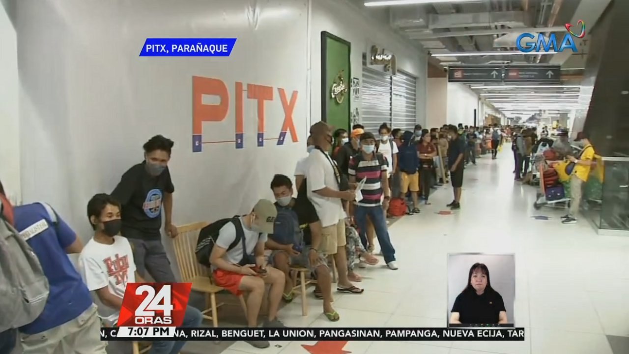 Mga pasaherong nagbabakasakaling makauwi sa pasko, dagsa sa mga terminal | 24 Oras