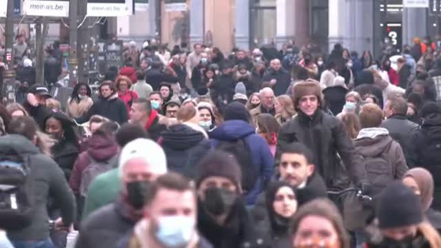 Muchos holandeses realizan en Bélgica sus últimas compras navideñas saltándose las restricciones covid