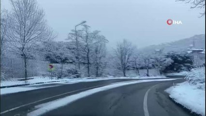 Sarıyer'de lapa lapa kar yağdı