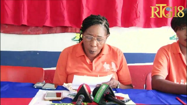 Fanm Konbatant Avize pou Devlopman Ayiti reyalize distribisyon kado bay plizyè timoun