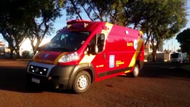 Colisão entre Etios e Honda Biz deixa motociclista ferida em Cascavel