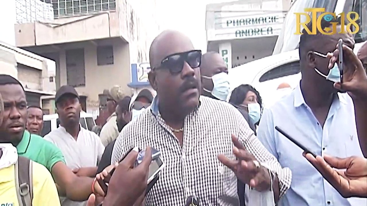 Direktè jeneral CNE nan kad pwogram CNE lakay ou remèt kèk materyèl tankoubay responsab mache nivana