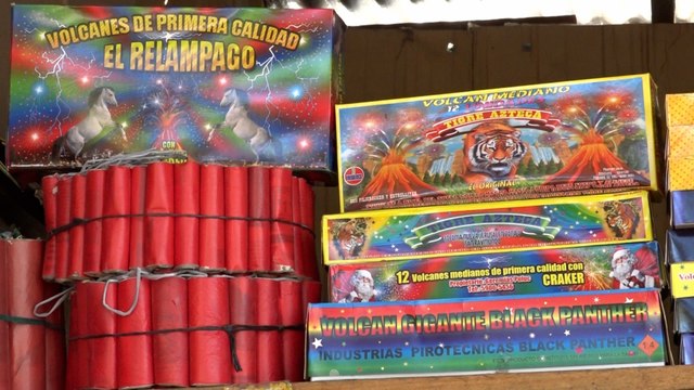 Bomberos Unificados inspeccionan puestos de pólvora en vísperas de navidad