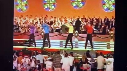 The Wiggles- Let’s Clap Hands For Santa Claus (Live 1997/1998)