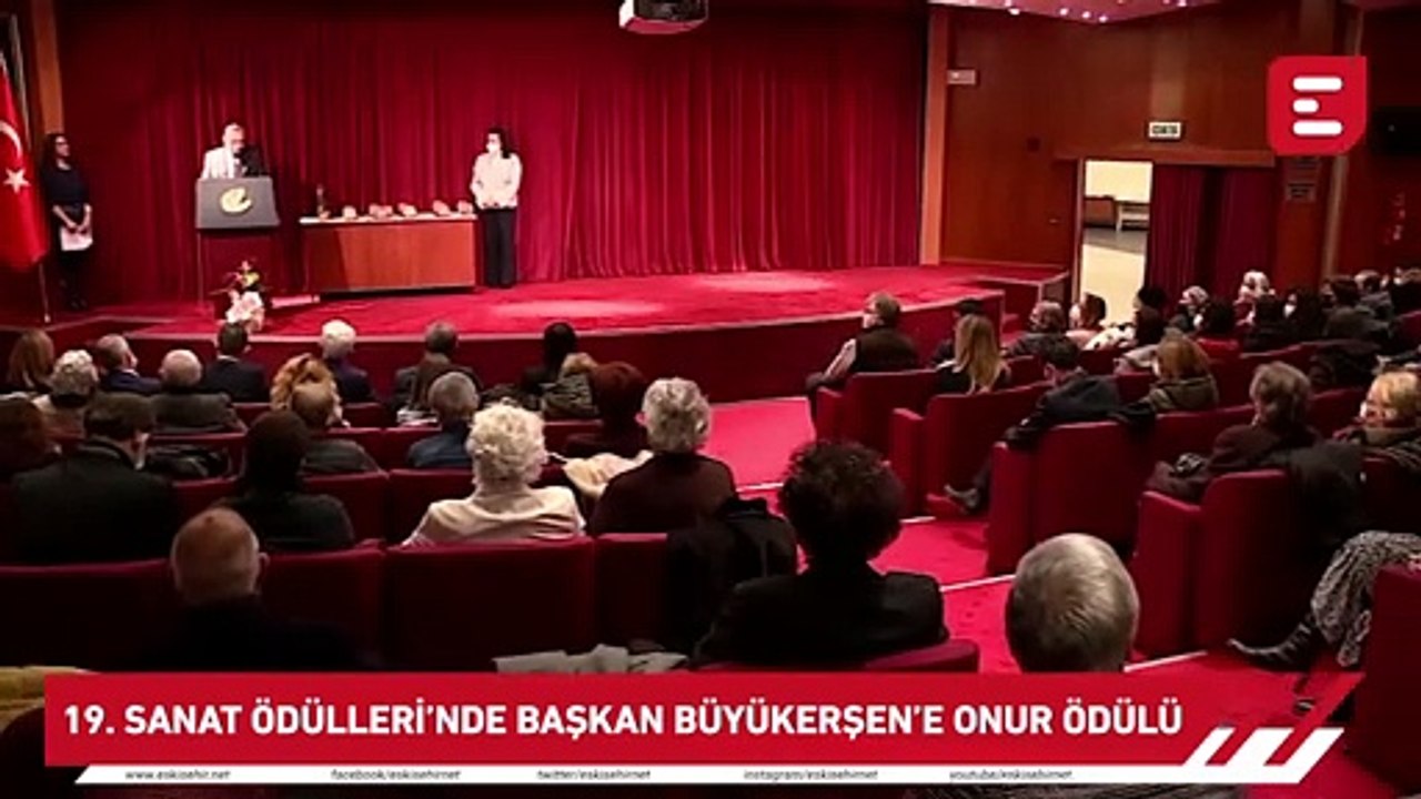 19. Eskişehir Sanat Ödülleri'nde Başkan Büyükerşen'e onur ödülü