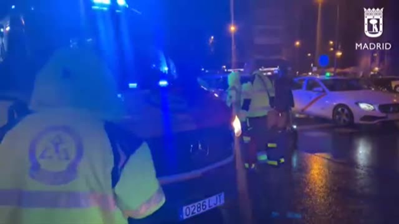 Un hombre de 60 años grave tras ser atropellado por un autobús en Madrid