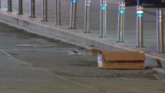 AK Parti binasının önüne bırakılan koliden zaman ayarlı bomba düzeneği çıktı